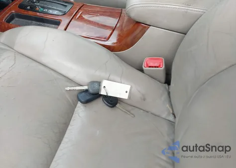 2004 Toyota Camry Xle z USA, uszkodzony, nr VIN 4T1BE30K44U377647